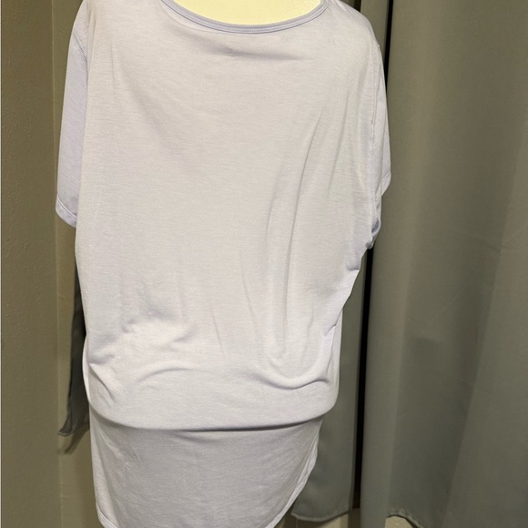 Old Navy 3X Lavender Hi-Low T-Shirt - Picture 3 of 5